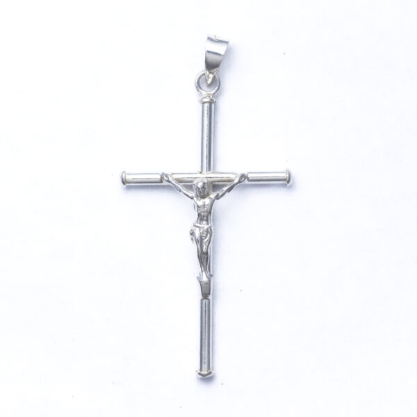 Dije de crucifijo
